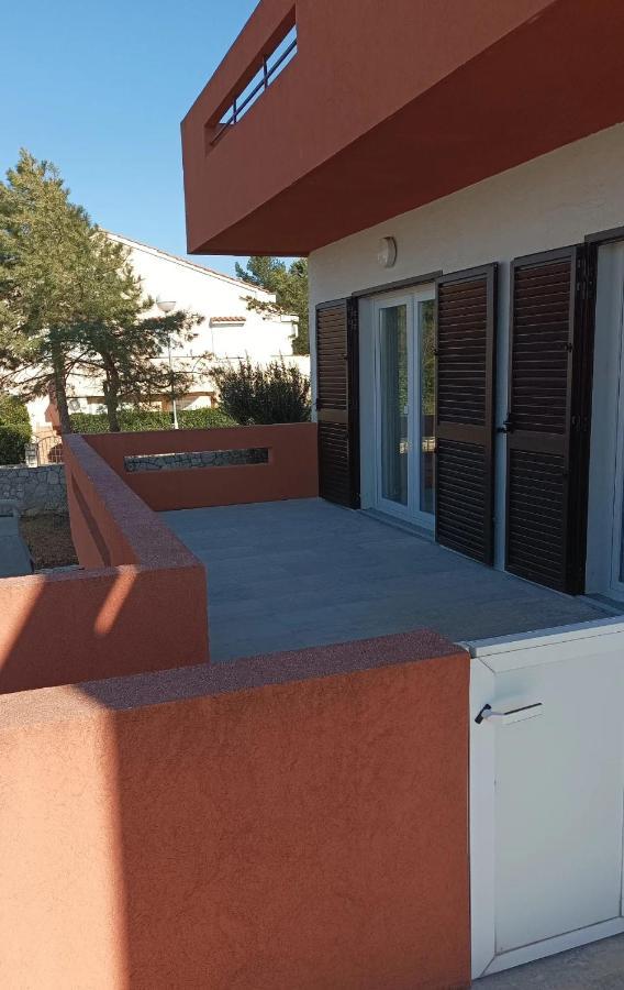 Family Apartments Tomy Punat Exterior foto