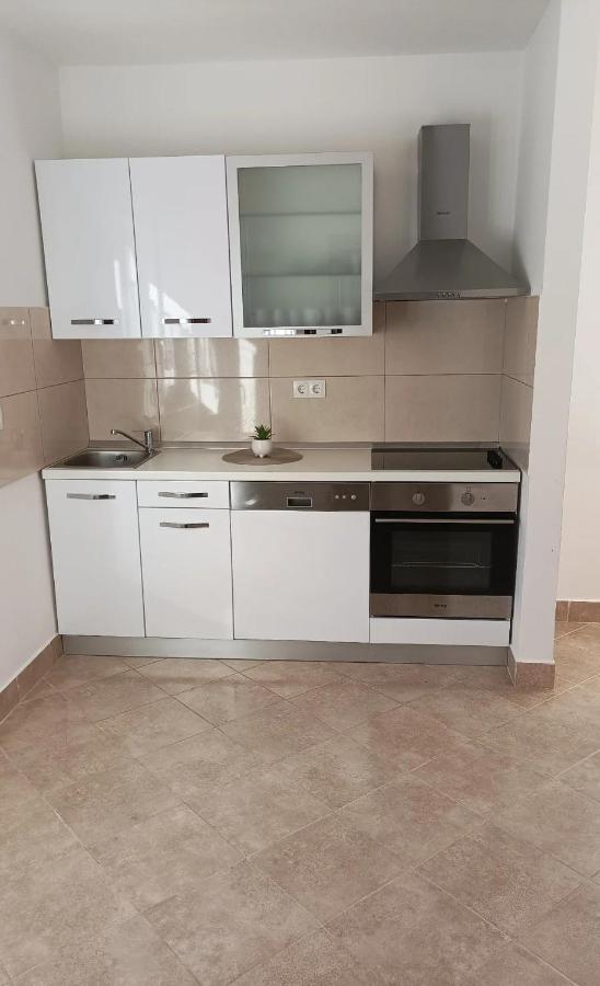 Family Apartments Tomy Punat Exterior foto